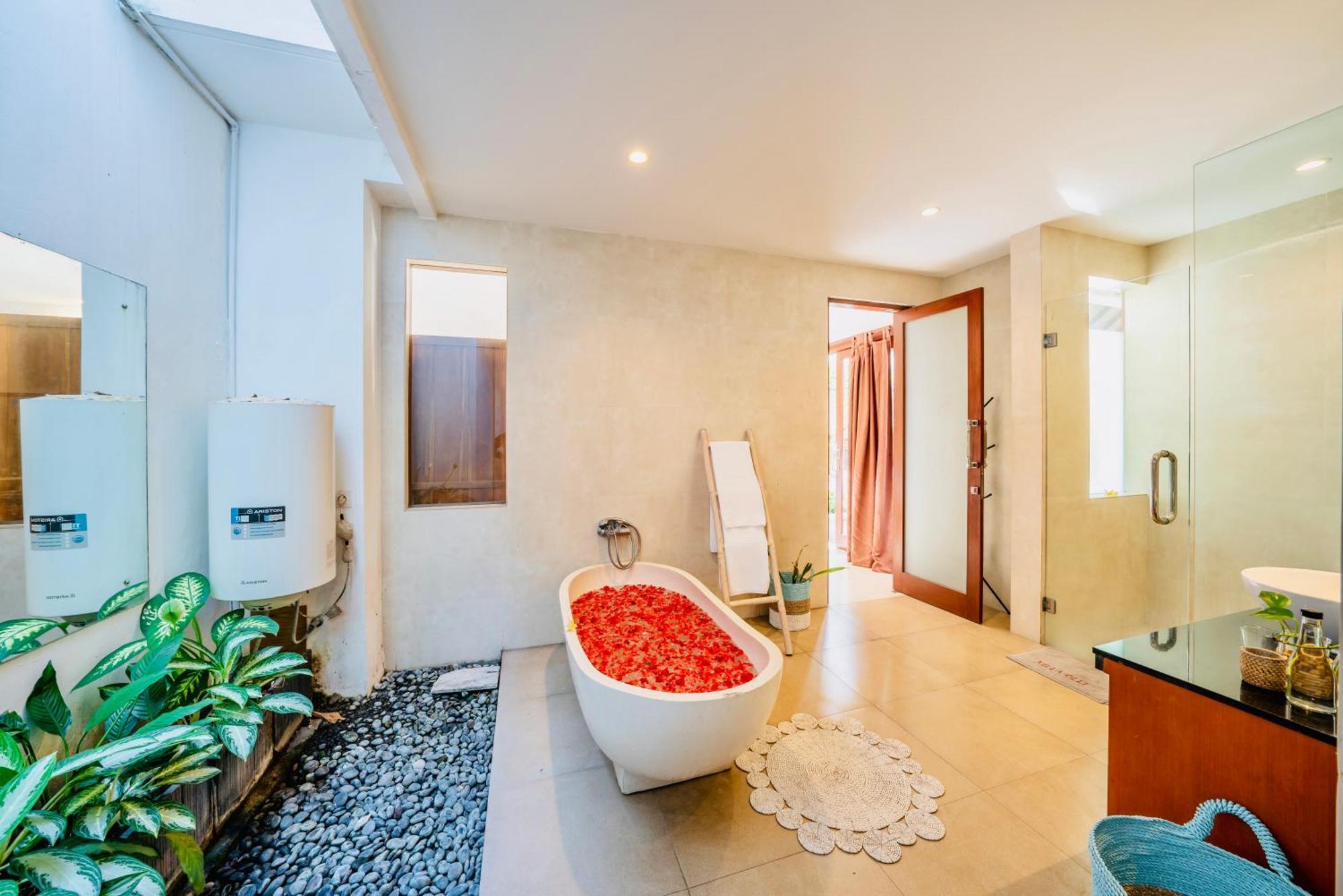 Villa Olli Семиняк Екстериор снимка